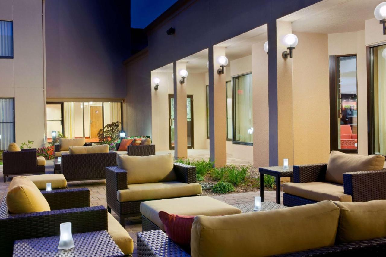 Hotel Sonesta Select Milwaukee Brookfield Exterior foto